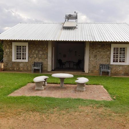 Hotel Meteorite Rest Camp Grootfontein Exterior foto